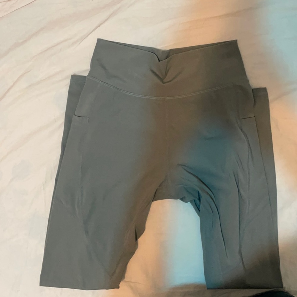 Alphalete meridian leggings